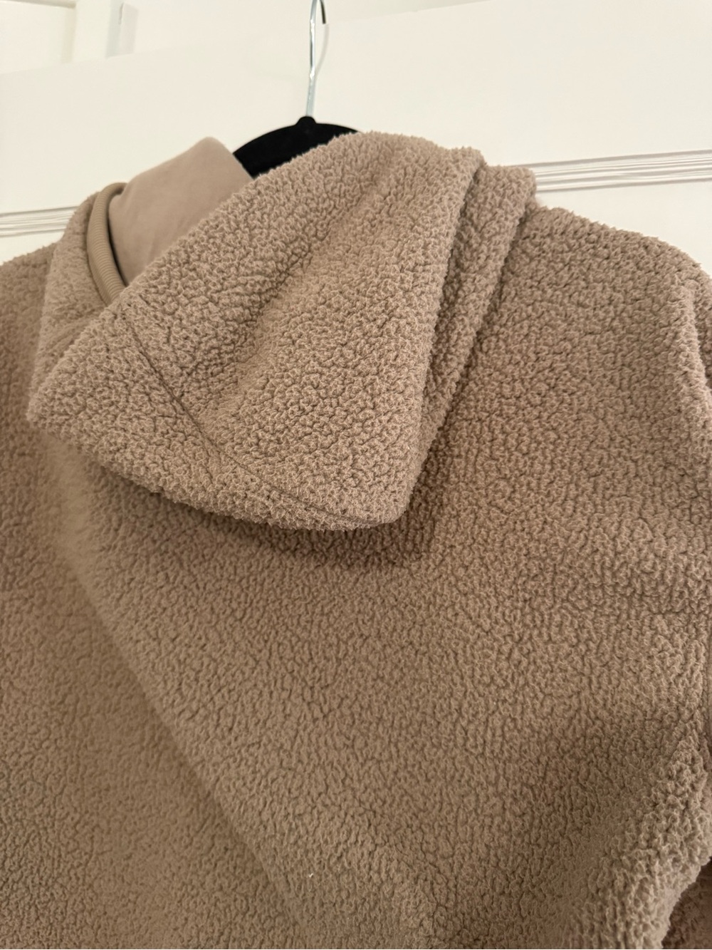 ALO Yoga Sherpa Hoodie in Taupe Beige - Picture 7 of 8